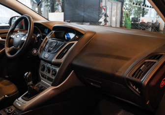 Подержанный автомобиль Ford Focus Hatchback 2012 года (7 фото)