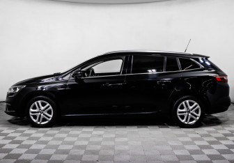 Подержанный автомобиль Renault Megane Wagon 2017 года (8 фото)