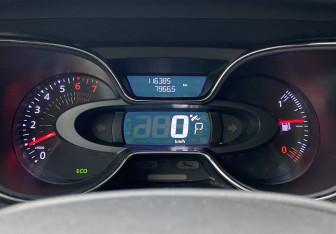 Подержанный автомобиль Renault Kaptur 2017 года (18 фото)