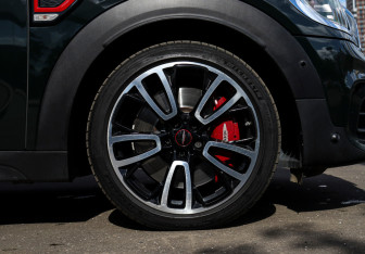 Подержанный автомобиль MINI Countryman 2020 года (23 фото)