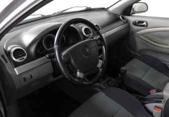 Подержанный автомобиль Chevrolet Lacetti Hatchback 2009 года (9 фото)