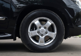 Подержанный автомобиль Lexus LX 2012 года (26 фото)