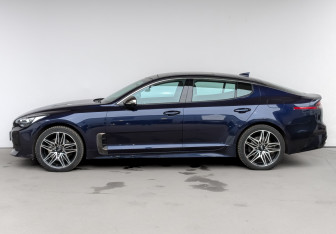 Подержанный автомобиль Kia Stinger 2021 года (8 фото)