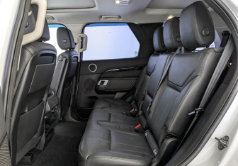 Подержанный автомобиль Land Rover Discovery 2018 года (18 фото)