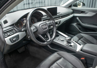 Подержанный автомобиль Audi A4 Sedan 2018 года (15 фото)