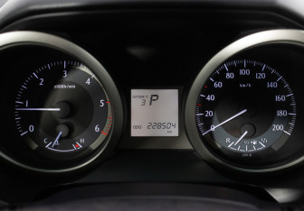 Подержанный автомобиль Toyota Land Cruiser Prado 2013 года (12 фото)