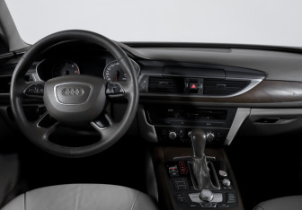 Подержанный автомобиль Audi A6 Sedan 2015 года (12 фото)