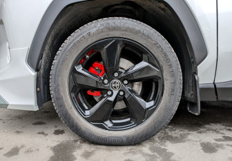Подержанный автомобиль Toyota RAV4 2021 года (19 фото)