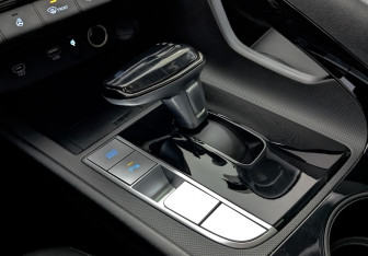 Подержанный автомобиль Hyundai Elantra Sedan 2024 года (28 фото)