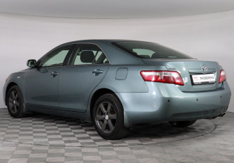Подержанный автомобиль Toyota Camry Sedan 2007 года (6 фото)