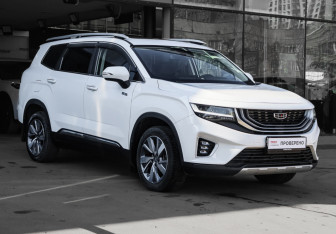 Подержанный автомобиль Geely Okavango 2022 года (3 фото)