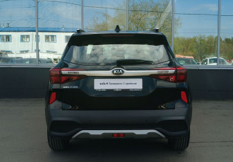 Подержанный автомобиль Kia Seltos 2021 года (6 фото)