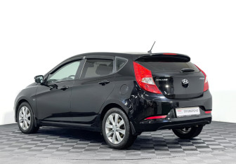 Подержанный автомобиль Hyundai Solaris Hatchback 2015 года (7 фото)