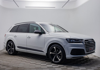 Подержанный автомобиль Audi Q7 2019 года (7 фото)