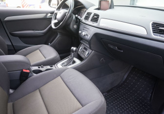 Подержанный автомобиль Audi Q3 2012 года (10 фото)
