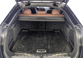 Подержанный автомобиль BMW X6 2021 года (10 фото)