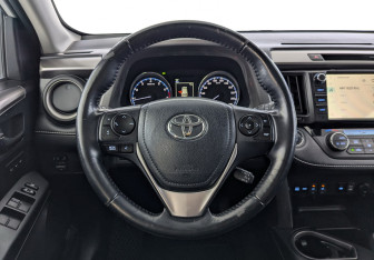 Подержанный автомобиль Toyota RAV4 2019 года (22 фото)