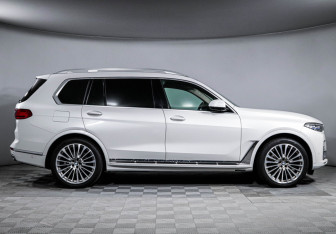 Подержанный автомобиль BMW X7 2020 года (4 фото)