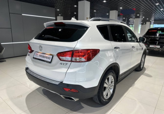 Подержанный автомобиль DongFeng AX7 2018 года (3 фото)