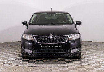 Подержанный автомобиль Skoda Rapid Liftback 2014 года (2 фото)