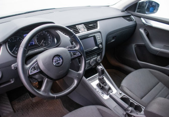 Подержанный автомобиль Skoda Octavia Liftback 2014 года (9 фото)