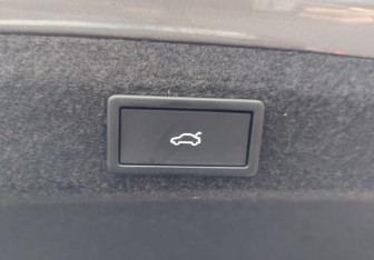 Подержанный автомобиль Skoda Octavia Liftback 2024 года (19 фото)