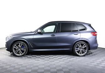 Подержанный автомобиль BMW X5 2019 года (8 фото)