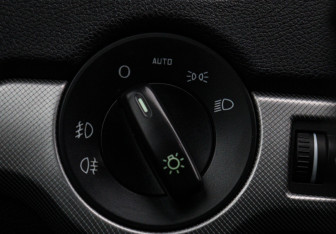 Подержанный автомобиль Skoda Octavia Liftback 2011 года (15 фото)