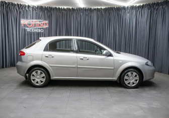 Подержанный автомобиль Chevrolet Lacetti Wagon 2009 года (4 фото)
