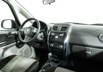 Подержанный автомобиль Suzuki SX4 Hatchback 2013 года (5 фото)