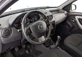 Подержанный автомобиль Nissan Terrano 2021 года (15 фото)