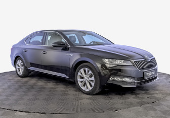 Подержанный автомобиль Skoda Superb Liftback 2020 года (3 фото)