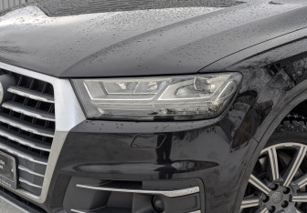 Подержанный автомобиль Audi Q7 2017 года (17 фото)