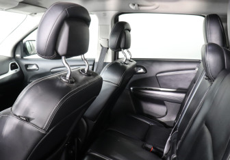 Подержанный автомобиль Dodge Journey 2011 года (12 фото)