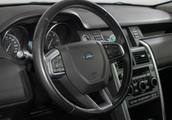 Подержанный автомобиль Land Rover Discovery Sport 2019 года (15 фото)