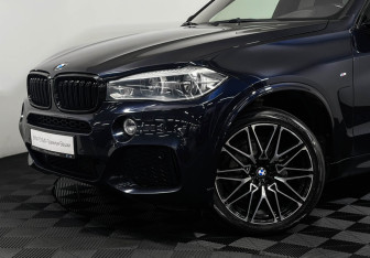 Подержанный автомобиль BMW X5 2017 года (20 фото)