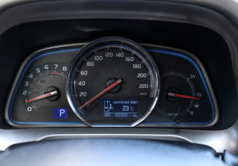 Подержанный автомобиль Toyota RAV4 2014 года (13 фото)