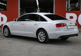 Подержанный автомобиль Audi A6 Sedan 2013 года (7 фото)