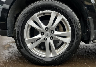 Подержанный автомобиль Hyundai Santa Fe 2011 года (9 фото)