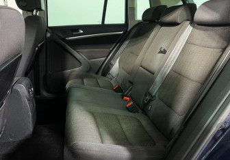 Подержанный автомобиль Volkswagen Tiguan 2011 года (10 фото)