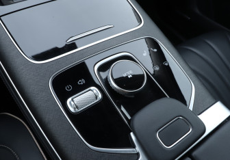 Подержанный автомобиль Jaecoo J8 2024 года (15 фото)