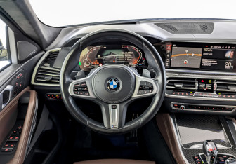 Подержанный автомобиль BMW X6 2020 года (22 фото)
