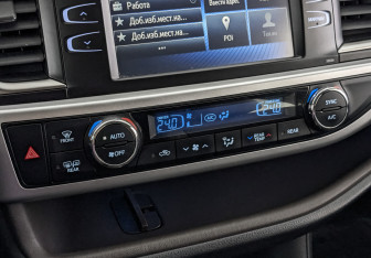Подержанный автомобиль Toyota Highlander 2014 года (21 фото)