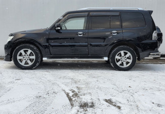 Подержанный автомобиль Mitsubishi Pajero 2008 года (8 фото)