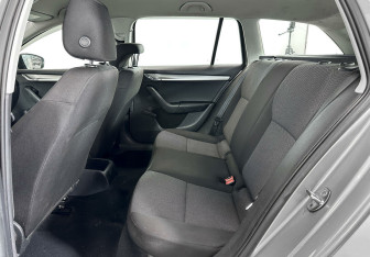 Подержанный автомобиль Skoda Octavia Wagon 2015 года (11 фото)