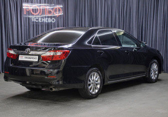 Подержанный автомобиль Toyota Camry Sedan 2014 года (5 фото)