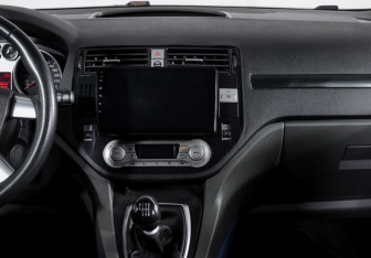 Подержанный автомобиль Ford Kuga 2008 года (13 фото)