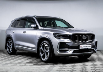 Подержанный автомобиль Geely Monjaro 2021 года (3 фото)