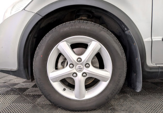 Подержанный автомобиль Suzuki SX4 Hatchback 2007 года (18 фото)