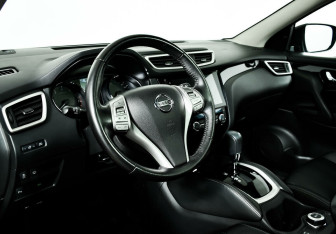 Подержанный автомобиль Nissan Qashqai 2018 года (10 фото)